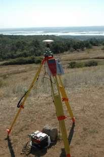 folyamatosan észlelő GNSS vevőberendezés Bázisállomás: ismert vagy az adott munka