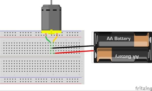 Az első alkalommal ezt és ennek működését célszerű ismertetni a diákokkal, majd egyszerű áramköröket lehet létrehozni 2 db 1,5 V-os AA elemmel, foglalatba helyezett izzóval, rossz számítógépből