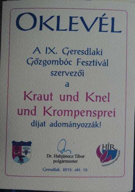 folyamatos újrarendeződéséhez vezet (2009: 95).