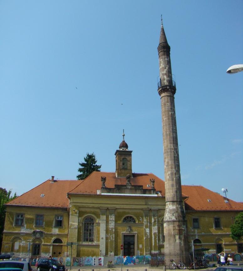 egri irgalmasrendi templom homlokzatán