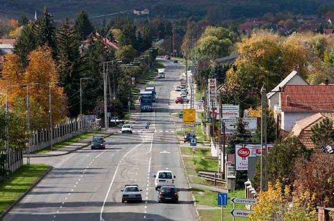 8 Hirdetések, reklámtáblák