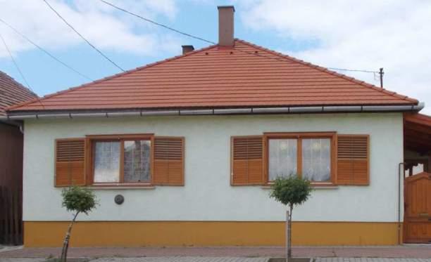 MAI PÉLDÁK Falusias településrész: meglévő épületek felújítása, átalakítása Cserkeszőlő községben az 50-es