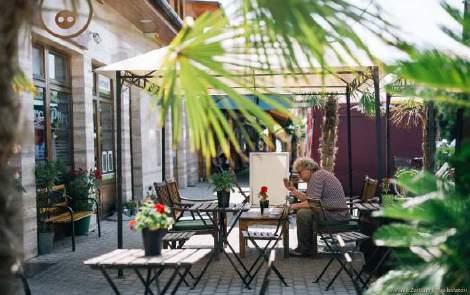 modern, fedettnyitott