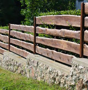 látszódik az előkert és az épülethomlokzat teljessége. A kertkapu a megérkezés, fogadás kiemelt pontja.