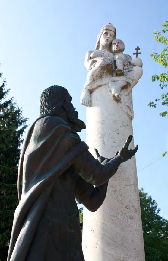Házunk és kertünk találkozási pontjai folyton változó, gazdagodó élményanyagot kínálnak. Évről évre, évszakról évszakra más képet mutatnak.