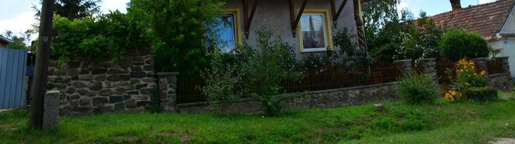 nyílászárókkal.