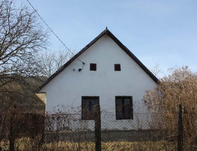 Kerülendő az élénk, sötét színhasználat.