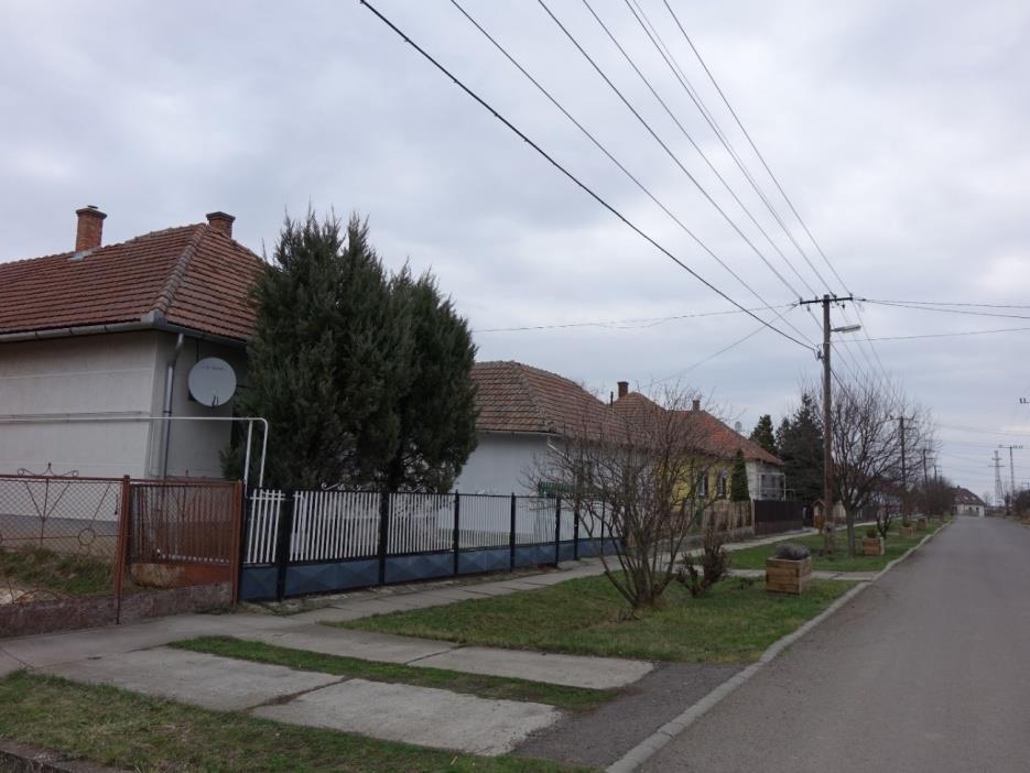 5.2. KÖZTERÜLETEK TELEPÜLÉSKÉPI ÚTMUTATÓJA A településképet nagyban befolyásolja a közterületek, utak, utcák, parkok, közkertek