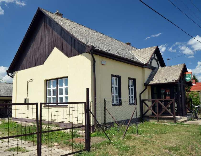 ) az épület