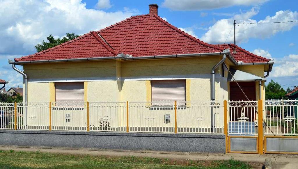 kapott utcai homlokzat már