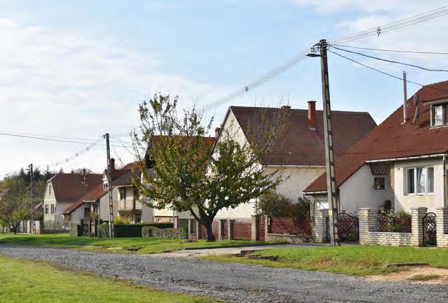 Az átépülések során az utcakép elkerülhetetlen eleme a 60-as évek modern