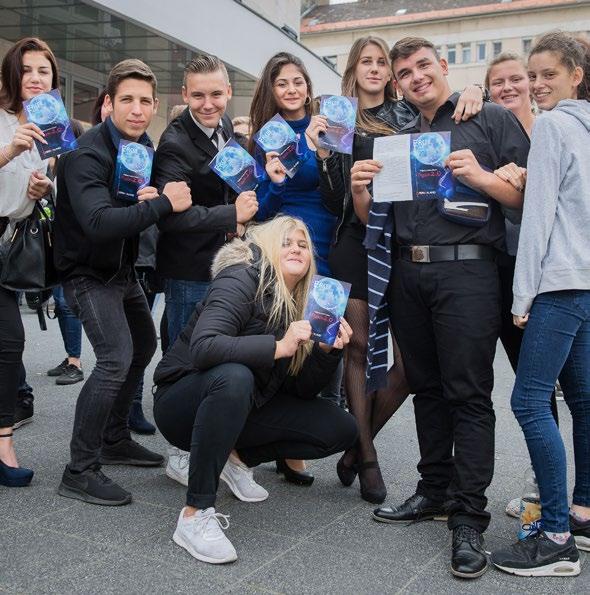Fotó: Nagy Attila OperaKaland 7.0 FIATALOK AZ ERKELBEN A 2018/19-es tanévben hetedik évadjához érkezik az OperaKaland, Magyarország legnagyobb szabású színházi oktatási programja.