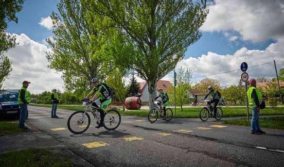 Útvonal információk 4 Az útvonal 99%-ban a Balatoni Bringakörúton halad, ami jelentős részben kerékpárút, kisebb részben (főleg települések belterületén) kerékpározásra alkalmas, kis forgalmú közút.