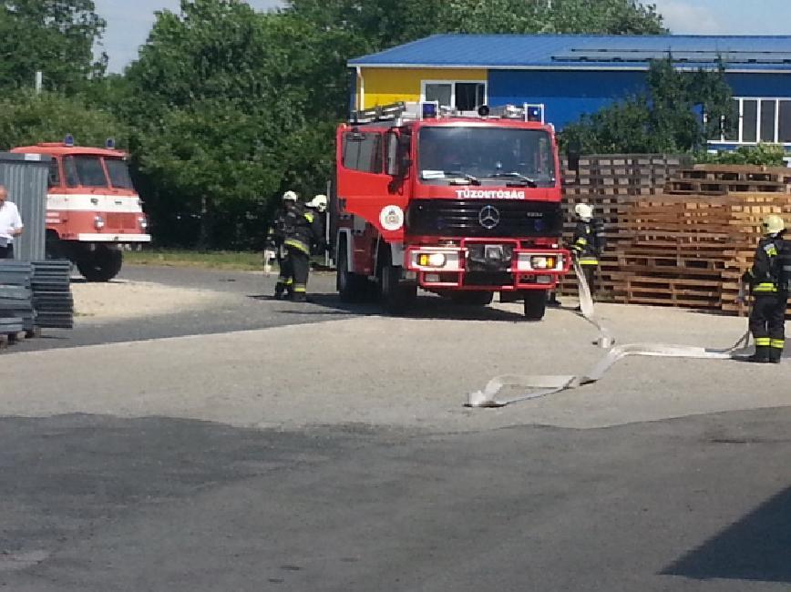 25 végrehajtásában a szolgáltatók szakemberei is közreműködtek.