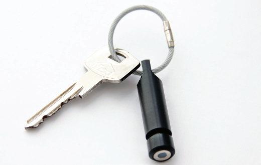 A KeySafe Lock tulajdonságai Intelligens, egyterű biztonsági kulcsszekrény kártyás (RFID), ujjlenyomatos (biometrikus) vagy akár mobiltelefonos (NFC) nyitással.