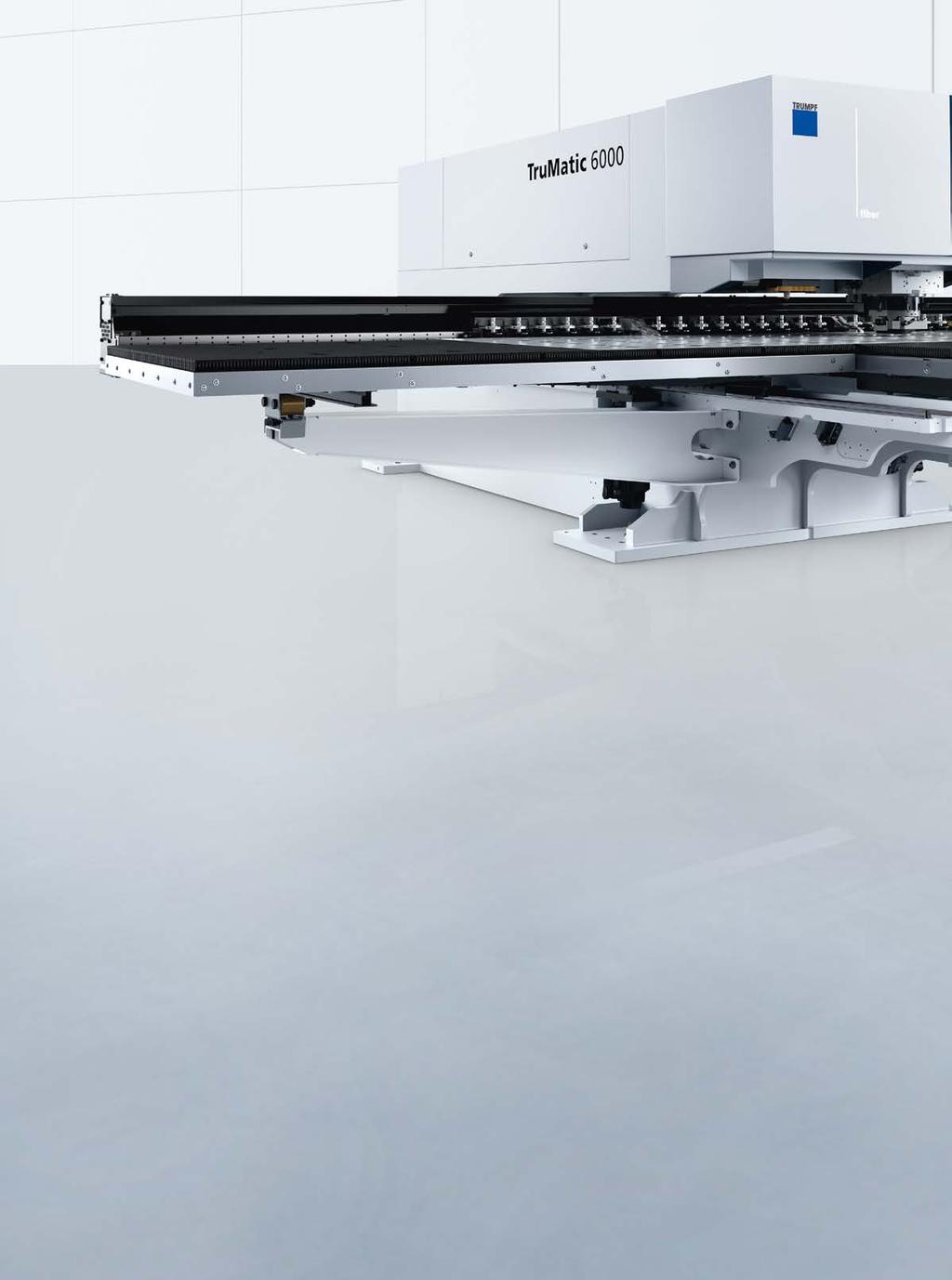Műszaki adatok TruMatic 6000 fiber közepes táblaméret TruMatic 6000 fiber nagy táblaméret Munkaterület (X x Y) Kombinált stancoló és lézeres üzemmód 2500 x 1250 mm 3050 x 1550 mm [1] Stancüzem 2500 x