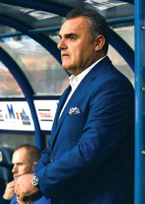 Vezetőedzői nyilatkozat ÉRVÉNYESÍTENI KELL AZ ERÉNYEKET Összeszokott, stílusos futballt játszó Paksra számít vezetőedzőnk, Pintér Attila, aki szerint játékosaink képességeinek teljes kiaknázásához