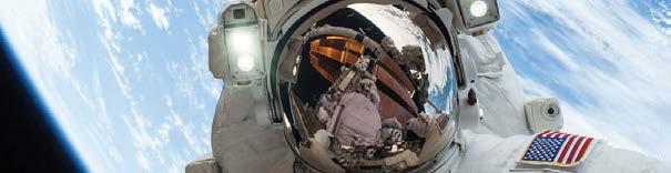 SPACE 11-ig látható Robert Goddard építette a világ első folyékony hajtóanyagú rakétáját Ember az űrben A világűr kutatása a csillagászattal egyidős, az égitestek mozgását az ókori tudósok kezdték el