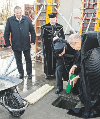 14 MAGYARORSZÁG csepeli hírmondó csepeli hírmondó MAGYARORSZÁG 15 Orbán Viktor: Egy nagy hazafival lettünk szegényebbek Életének 92.