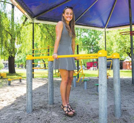 szegedi infók 10 BALATONFÜREDEN BIZONYÍTHAT A SZEGEDI ÚSZÓKLASSZIS Olasz Anna vb-tempóra kapcsolt A Maty-éren nyert nemrég bajnoki címet a Haász SZUE kiválósága, Olasz Anna.