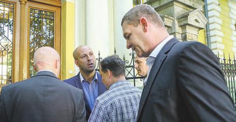 Botka László a meghallgatása után a sajtónak úgy fogalmazott, hogy az egész ügyet politikai műbalhénak tartja.