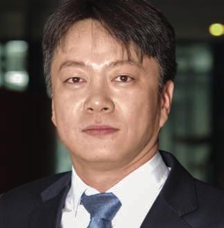 FELSŐVEZETŐK SENIOR MANAGEMENT JOO DONG BIN Általános