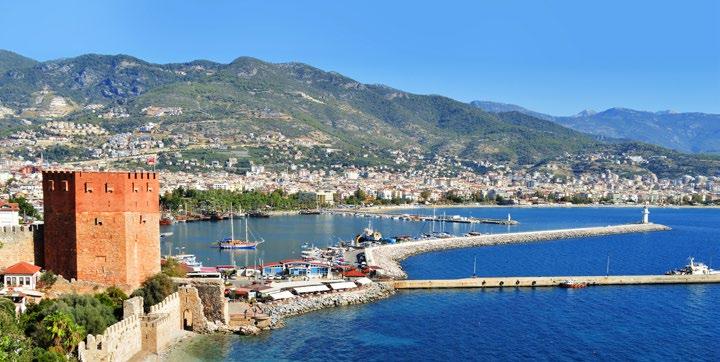 ALANYA A legkedveltebb üdülőhelyek ALANYA: Antalyától kb. 130-140 km-re keletre fekszik. A Taurus -hegység öleli körbe Alanya városát, amely méltán népszerű nyaralóhely.