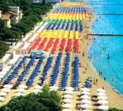 COSTA AZZURRA (Bilo és Trilo - utóbbi lekérésre, magasabb árakon mint a többiek!) A laguna ill. yacht kikötő közelében (50 m), szabad strand 200 m, Óváros 400 m.