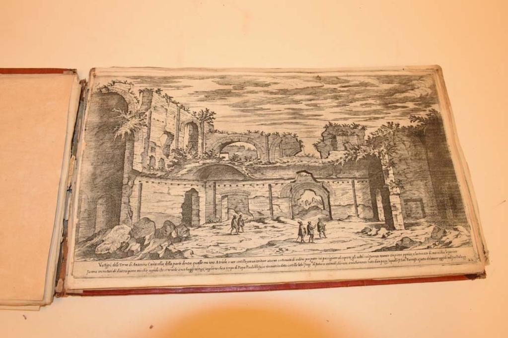 A metszetek piszkosak, szakadtak, sérültek, foltosak. Restaurálási terv: Száraz, nedves tisztítás, savtalanítás. Javítás, kiegészítés.