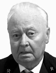 Egyetemi ta - nulmányait a miskolci Nehézipari Műszaki Egyetem Bányamérnöki Karán kezdte, s 1957-ben a Soproni Műszaki Egyetem bányaművelőmérnök szakán fejezte be.