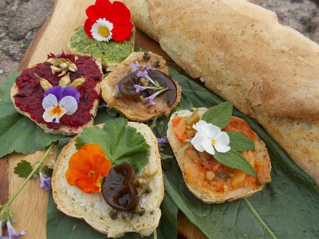 rottyanjon, és mehet a dunsztos üvegekbe, és a szárazdunsztba. A kövér porcsin egy gaz a veteményes kertünkben, mindenki harcol vele, hogy kiirtsa, pedig jó ízű, sokféle gyógyhatású növény.