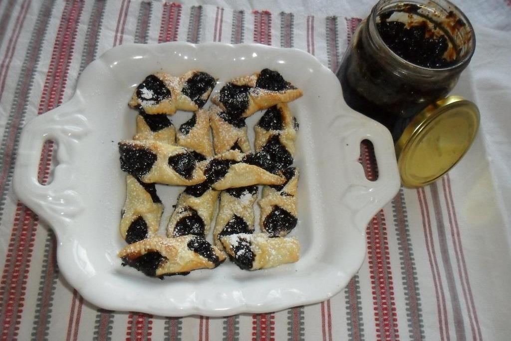 Vegyes szeder lekvár (Moerbeijam) A fekete szeder, - neveztük mackó málnának is- ismert erdei gyümölcs, nyáron érik. Érdemes nem csak csipegetni, de megállni, időt szánni rá és sokat szedni.