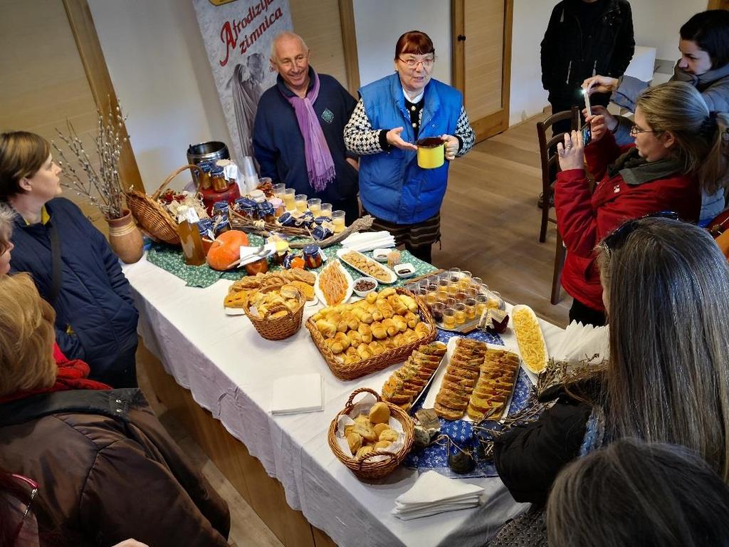 BOSNYÁK IBOLYA RECEPTJEI Szabadkán születtem, Újvidéken éltem gyerekként, ott tanultam és onnan jöttem férjhez Baranyába. Gyerekkoromban sok halat ettünk olajosat, eceteset is.