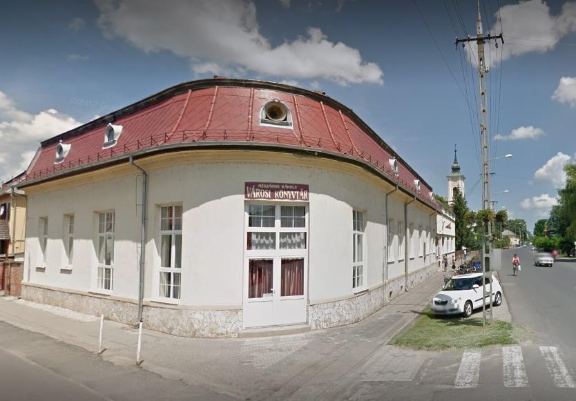 19 HELYI VÉDETT 7. KÖNYVTÁR A Böszörményi Akácfa utca sarkán álló 20.