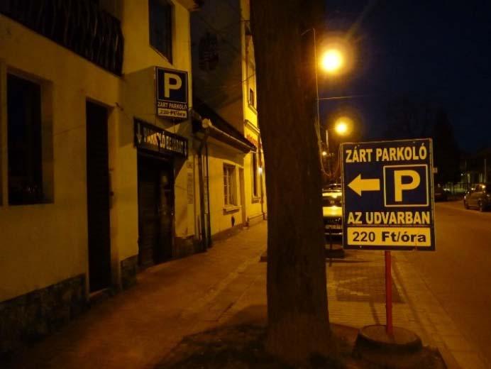 városrehabilitációja nyomán a közterületi parkolóhelyek száma jelentősen csökkent, részben a közterületek újraosztása, részben az új, szabványoknak megfelelő parkolóhelyek kijelölése miatt.