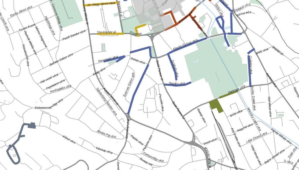 parkolókat jelöltek ki az alábbi helyszíneken: A Hadnagy utcán, az Érsekkert déli oldalán; Az Ady Endre út mentén, a vasútállomás területe mellett; itt