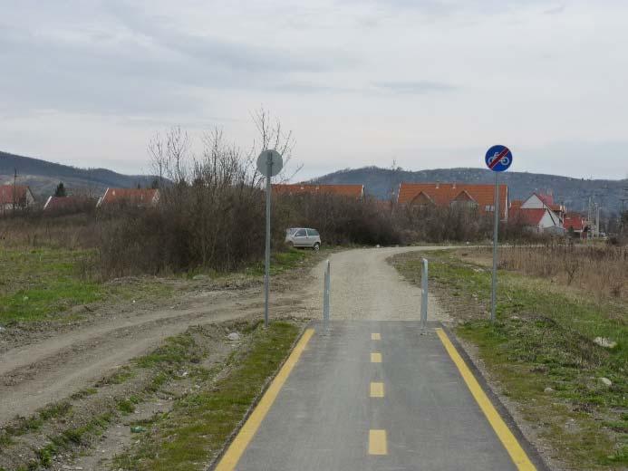 23. Nyugat zempléni kerékpárút (Miskolc Felsőtárkány Eger) Tárkányi út mentén északkelet felé: Felnémetnél ágazik le az északdéli kerékpárútról kiváló aszfaltburkolatú önálló kerékpárútként.
