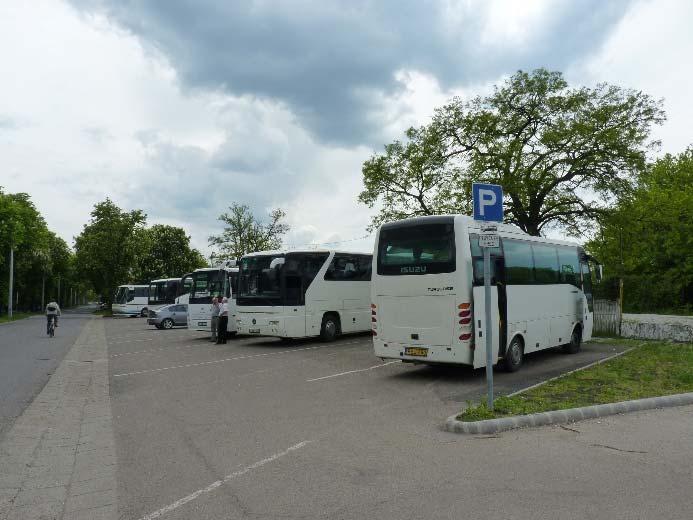 Egerben jelenleg nincs igényvezérelt közlekedési rendszer, amely akár az útvonalát, akár a közlekedési rendjét, akár az alkalmazott járműméretet érintené.