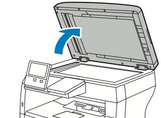 Hibaelhárítás Papírelakadások megszüntetése Papírelakadások megszüntetése a dokuadagolónál A vezérlőpulton kijelzett hiba elhárításához távolítsa el az összes papírt a