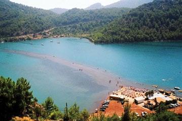 Utunk a Hisaronu strandhoz (homokos-kavicsos) visz tovább, ahol úszás közben megszabadulhatunk a maradék portól és izzadtságtól.