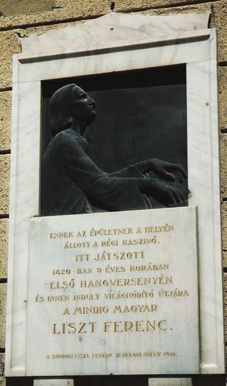 február 17, már mint világhírű zon gora mű vész ismét fellépett Sopronban a városi Kaszinó ban.