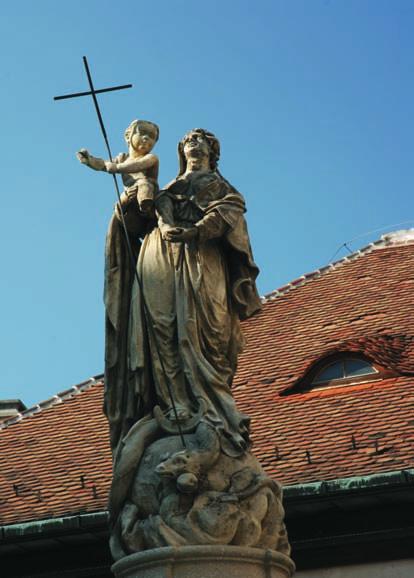 Az ellenreformáció eredményeként 1674-ben elvették az evangélikusoktól templomaikat, ekkor két éven át két magánháznál tartották istentiszteleteiket.