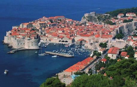 Dubrovnik Naplemente Dalmáciában Magda Pál, a soproni líceum híres tanára 1819 ben megjelent statisztikájának bevezetőjében élesen elítélte a patriotizmussal szerinte ellentétes nacionalizmust, mely