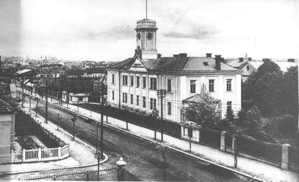 A Sopron című napilap keményen és kíméletlenül fogalmazta meg a helyi társadalom aggodalmait.