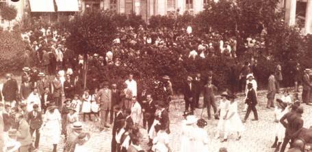 A Monarchia idején az osztrák iparcikkek és a magyar nyerstermékek első számú piacát a térségben Sopron jelentette.