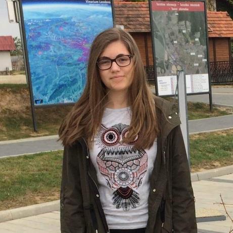Sabo Žižek Katja a 8. a osztály tanulója. Szeret röplabdázni és zeneiskolába jár. A tanulás mellett marad ideje a barátaira és a hobbiaira is. Mikor jöttél rá, hogy tetszik a röplabda?
