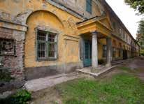 Ovális díszterem 126 Emfilade térsorban két összenyitható terem (11-12.