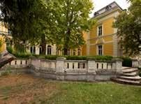 Helyiségtérkép Alapterület m 2 A kastély parkjában található fürdőszobás, konyhás vendégházakban (pavilonokban) 23 fő elhelyezésére van lehetőség.