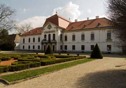 SZÉCHENYI-KASTÉLY 9485 Nagycenk, Kiscenki út 3. ELHELYEZKEDÉS: Nagycenk a nyugat-magyarországi peremvidék Sopron Vasi-síkságán helyezkedik el.