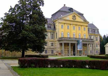 BATTHYÁNY-STRATTMANN KASTÉLY 9900 Körmend, dr.batthyány-strattmann László utca 3. ELHELYEZKEDÉS: Körmend Rába-parti város Vas megyében, a megye Körmendi járásának székhelye.